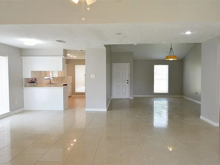 10127 Sagegate Dr — Photo 4