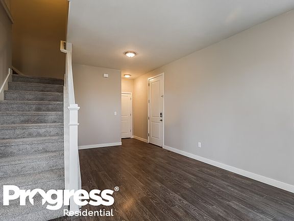 5th image of 2952 S Willow Creek Dr