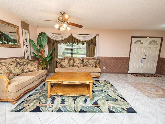 3rd image of 1870 Oakwood Trl