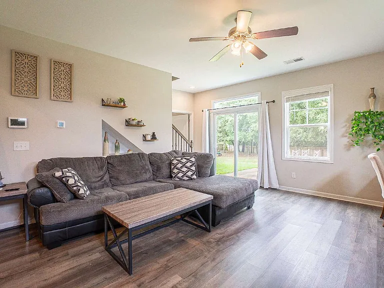 30 Ellis Cir — Photo 16