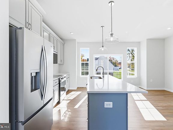 7th image of this home