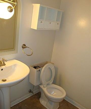 5th image of 526 Palace Ct