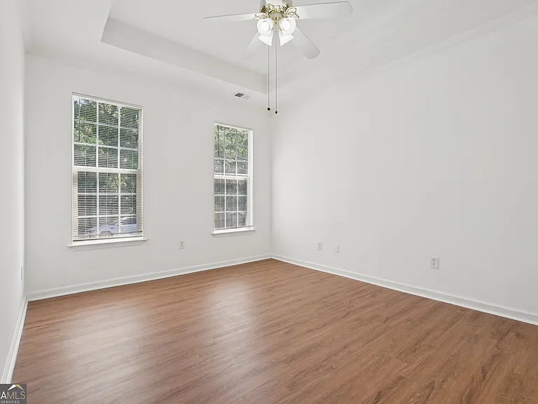 2596 Bates St SE — Photo 21