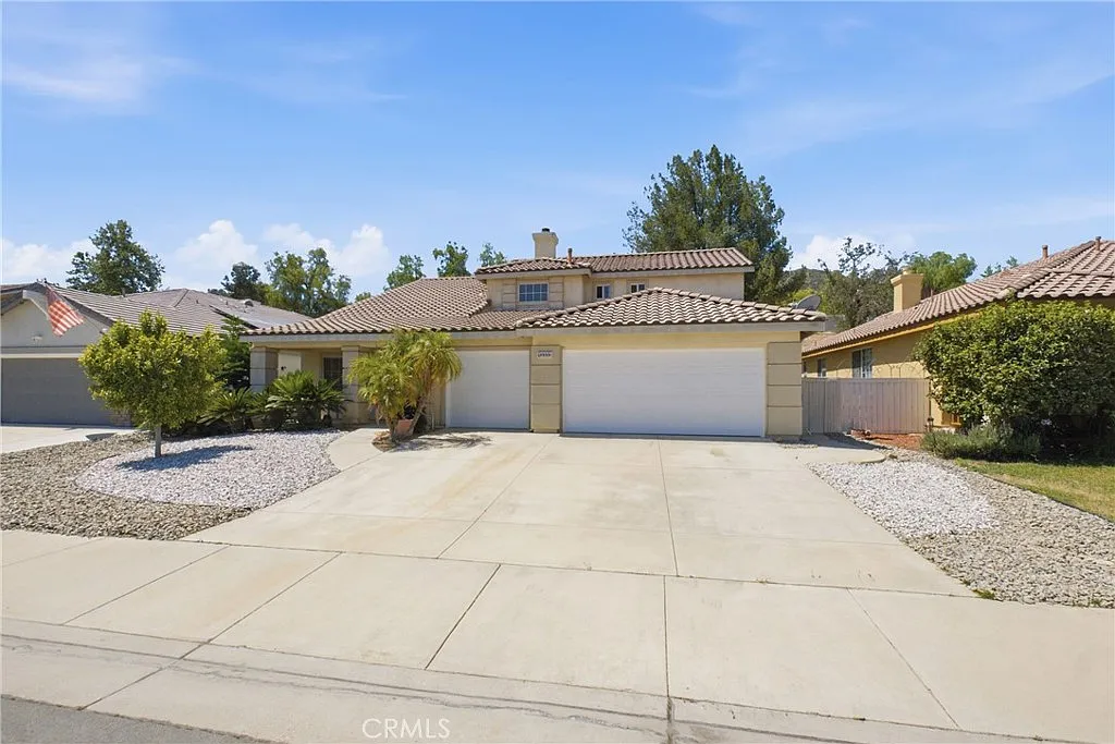 5 bed, 2496 sqft, $3,700 — Photo 1