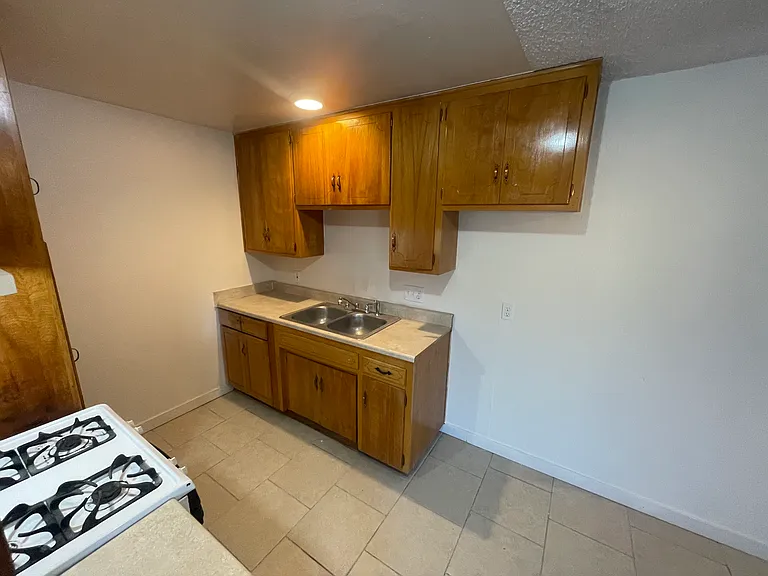 13243 Davenport St #2 — Photo 12
