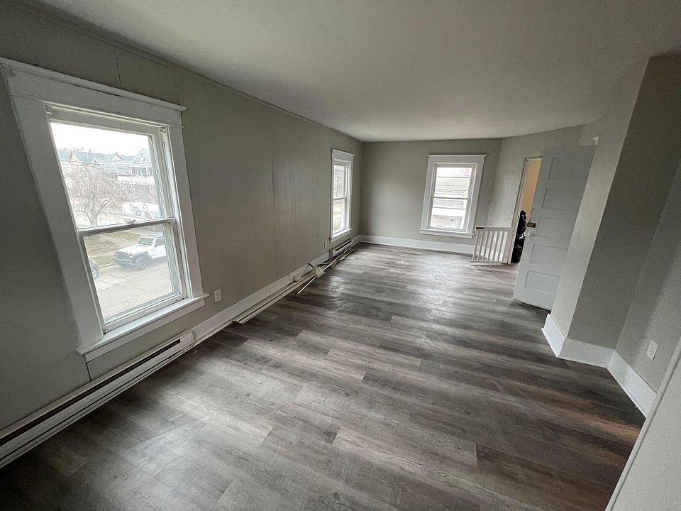 1st image of 327 W 29th St #1