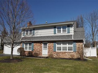 33 Heatherwood Rd, Fairport, NY 14450