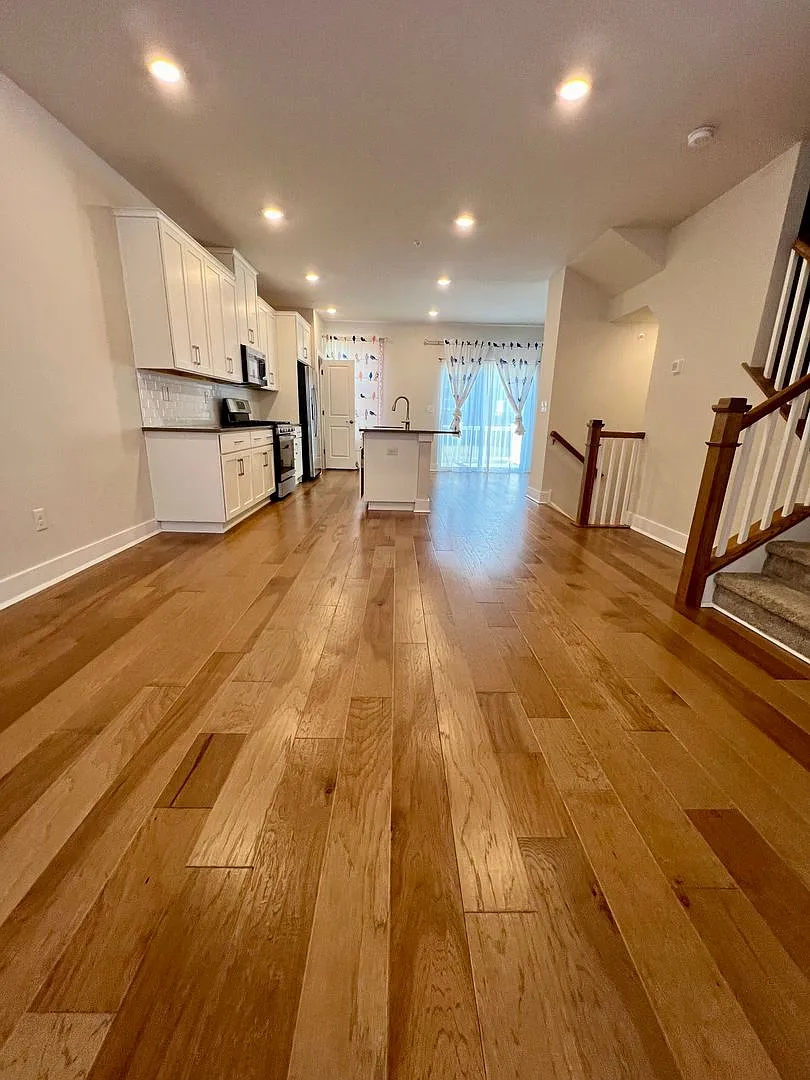 Luxurious 3-Bed Townhome in Spring City with One-Car Garage! Available December 1st! — Photo 2
