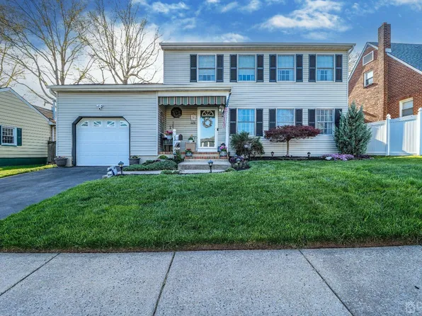 579 S Lincoln Ave, Woodbridge, NJ 07095
