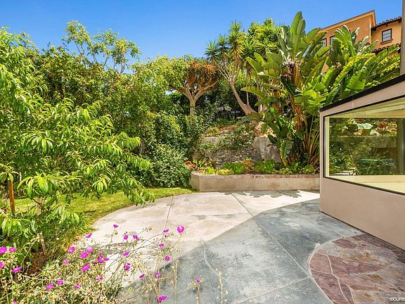 Private & Quite Backyard