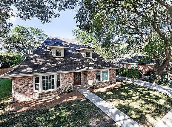2nd image of 2741 Hudson Pl