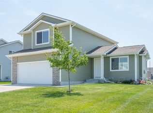 1090 Locust St, Waukee, IA 50263