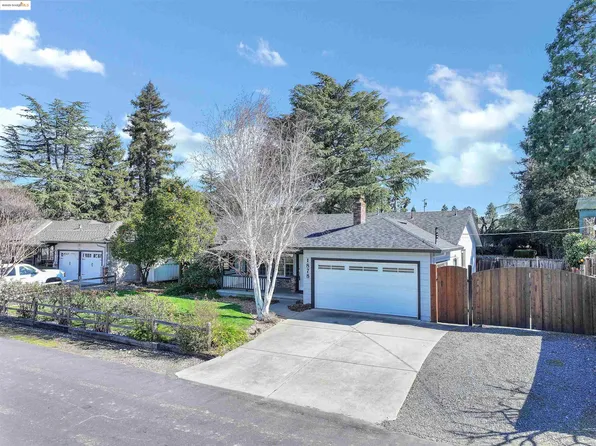 1878 Andrews Dr, Concord, CA 94521