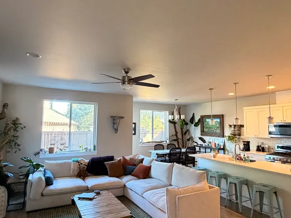 710 NE Isabella Ln, Bend, OR 97701