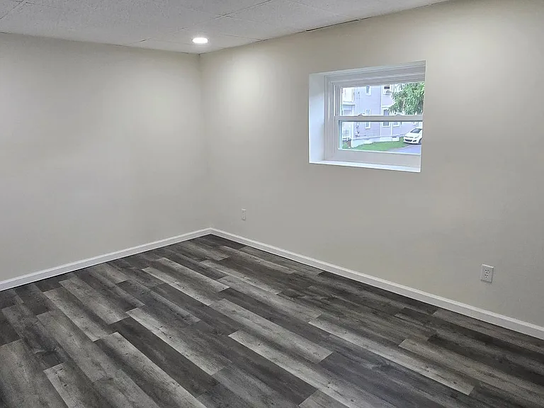 300 W Frack St — Photo 5