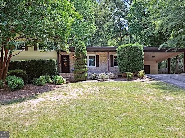 1260 Seven Springs Cir, Marietta, GA 30068