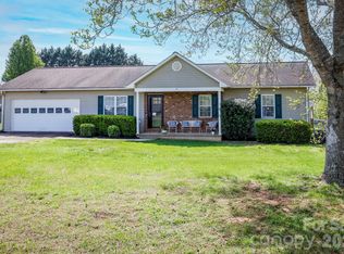 229 Drumstand Rd, Stony Point, NC 28678