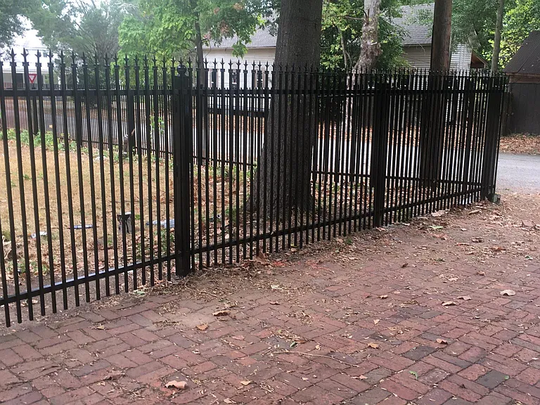 1006 E Bowie St — Photo 57