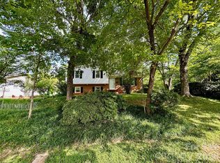 7200 Woodstock Dr, Charlotte, NC 28210