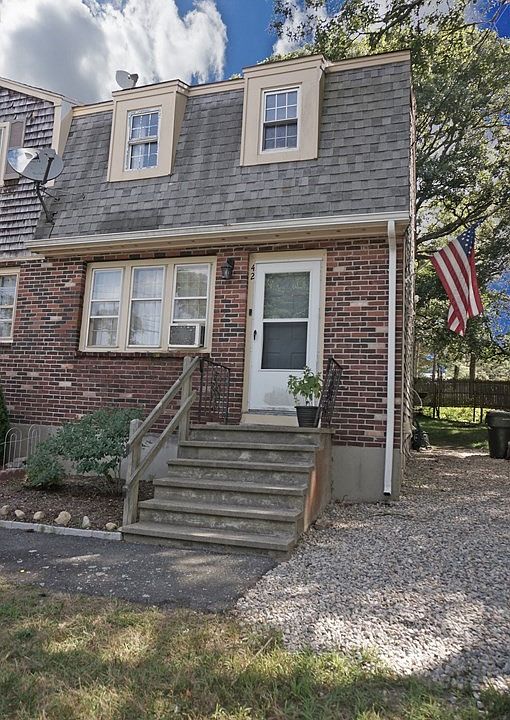 1st image of 42 Melville Rd Unit 42