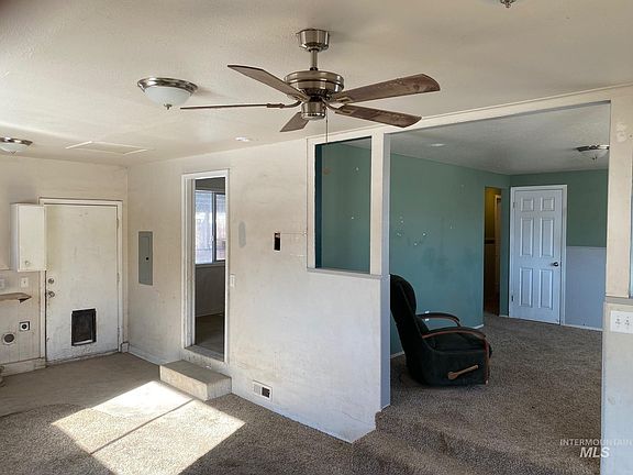 4th image of 1503 N La Cresta Ave