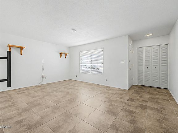 5th image of 3327 W MOUNTAIN VIEW Road