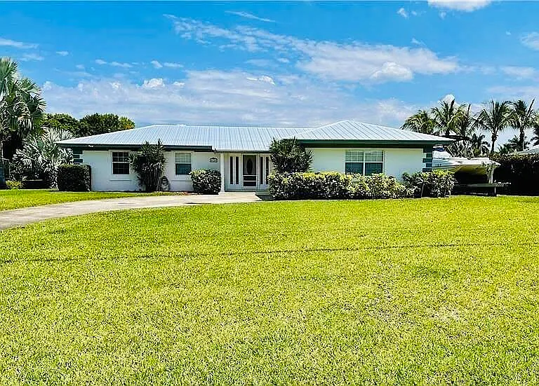 416 SE Naranja Ave — Photo 1