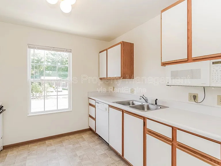 Hightree Townhomes — Photo 27