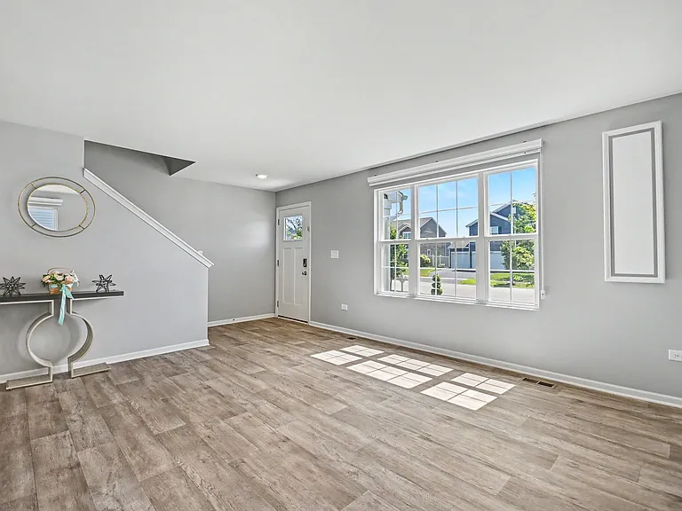 1329 Prairie Creek Trl — Photo 2