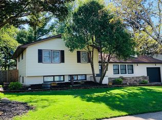 202 N Division St, Mahomet, IL 61853