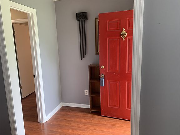 4th image of 2525 Rolling Hills Dr NW
