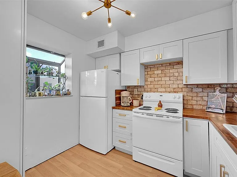 117 Gardens Dr #204 — Photo 2