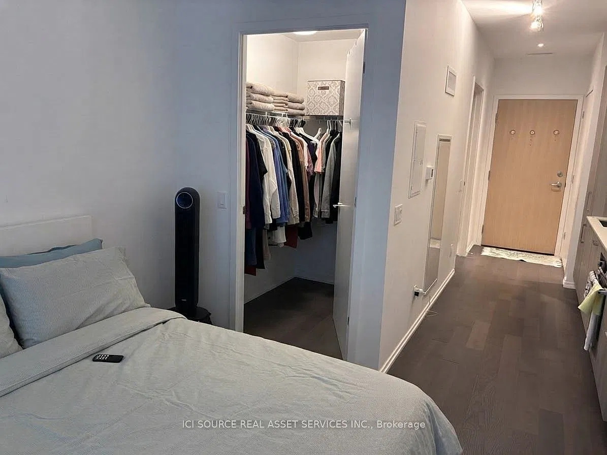 8 Hillsdale Ave E — Photo 3