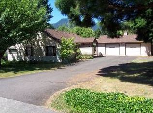 76544 2nd St, Oakridge, OR 97463