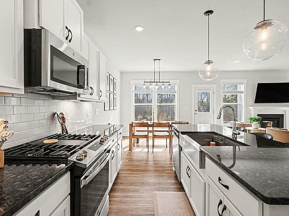 5th image of 235 Sneed Ln