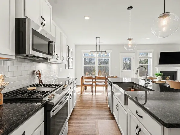235 Sneed Ln, Fuquay Varina, NC 27526
