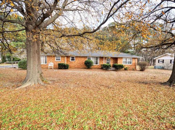 212 Coffee Dr, La Center, KY 42056