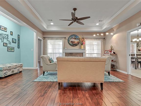 3rd image of 4712 Camargo Ct