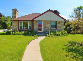 10603 W Wisconsin Ave, Wauwatosa, WI 53226