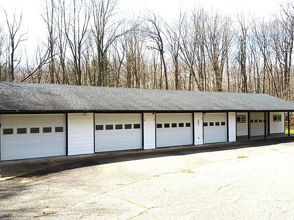 3rd image of 4373 Airport Rd