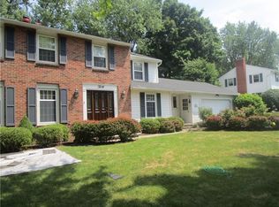 30 Bromley Rd, Pittsford, NY 14534