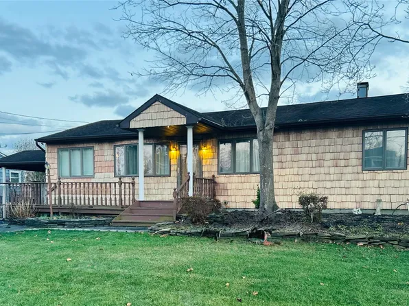 10 Fountain Avenue, Selden, NY 11784