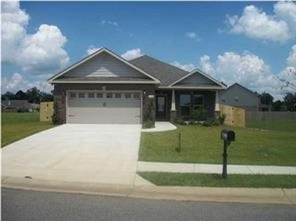 9930 Summer Woods Cir N