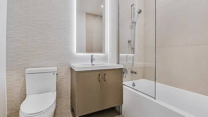 Bathroom, photo 1