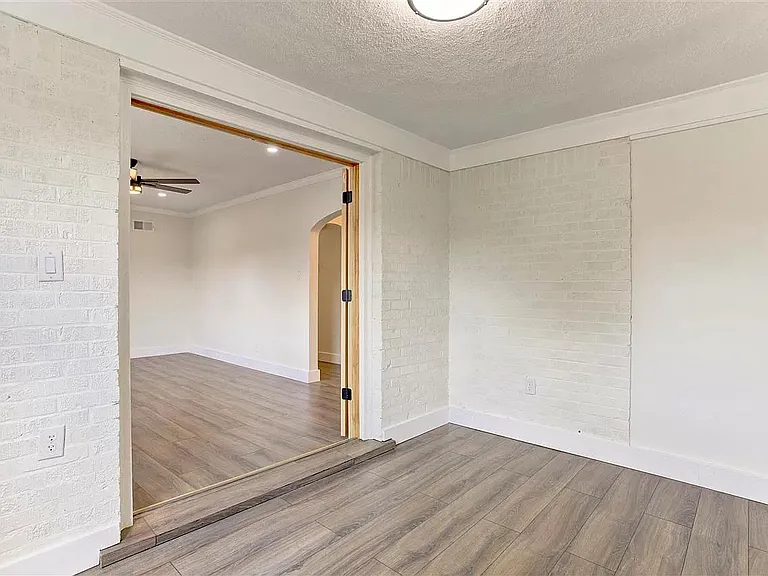 2144 Alameda Ave — Photo 6