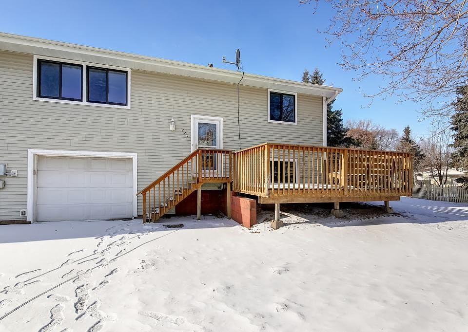 1st image of 729 125th Ln NE