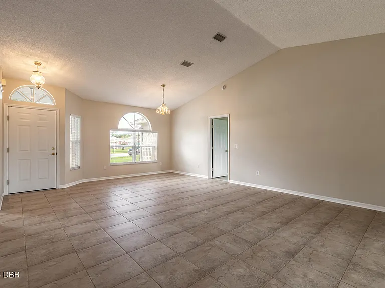 109 Brookhollow Cir — Photo 5