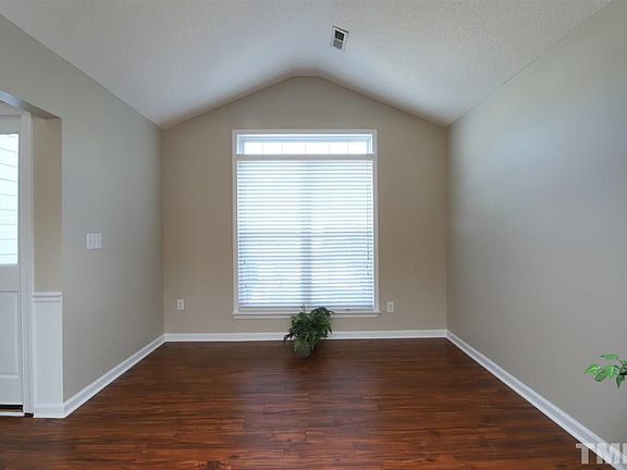 5th image of 407 Greymist Dr
