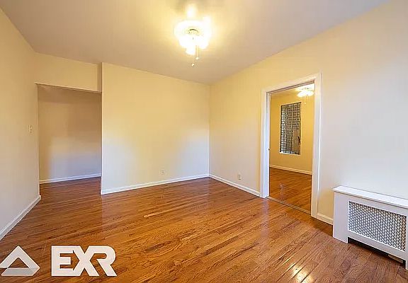 2nd image of 215 W 116th St #1G