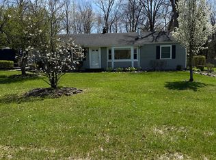 8301 Cedar Rd, Chesterland, OH 44026